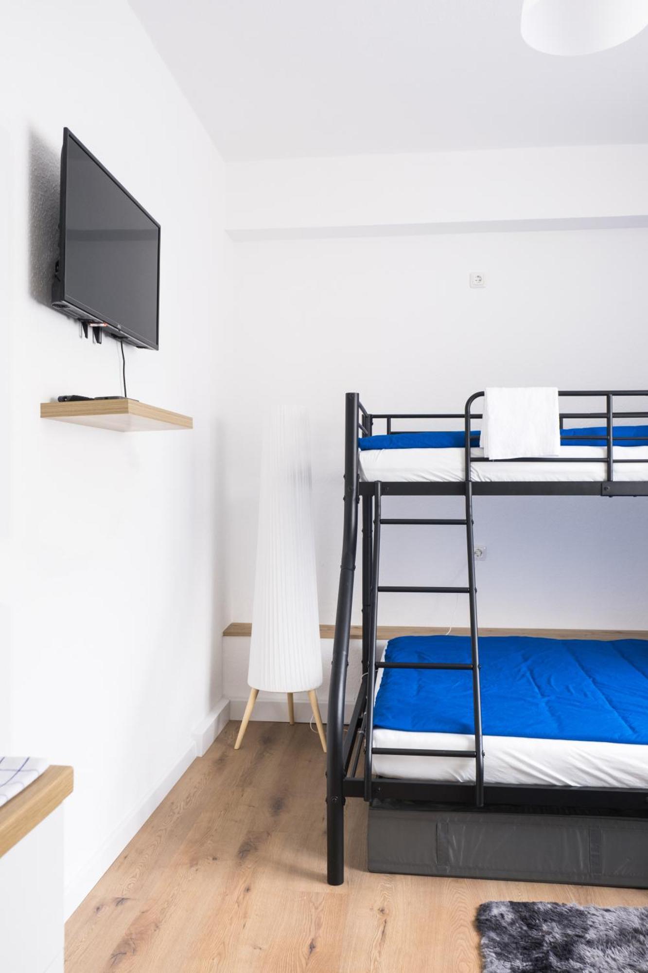 Hostel Maru Living C9 โคโลญ ภายนอก รูปภาพ