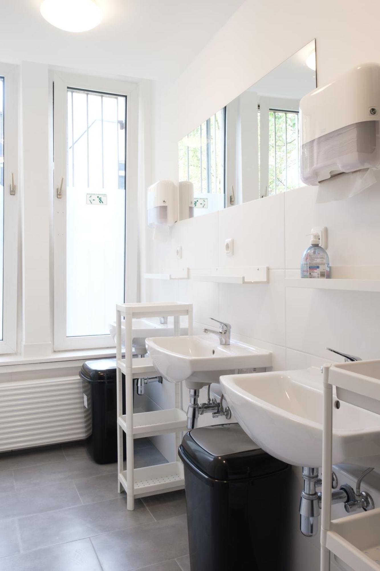 Hostel Maru Living C9 โคโลญ ภายนอก รูปภาพ